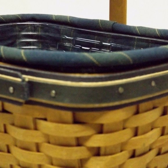 Longaberger 2007 Collectors Club Member Basket w/Liner & Protector Family Signed - Picture 9 of 13